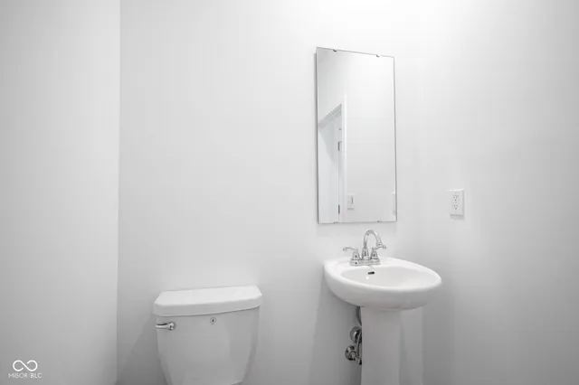 $439,995 | 7600 Fallsworth Drive, Avon, IN 46123