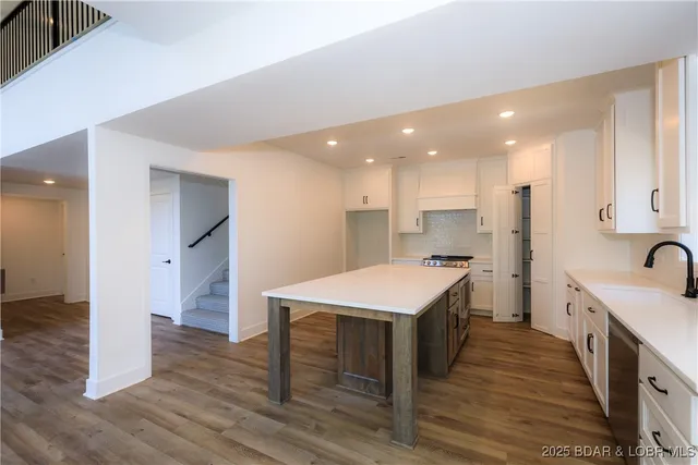 $995,000 | 17023 East Seminole Drive, Rocky Mount, MO 65072