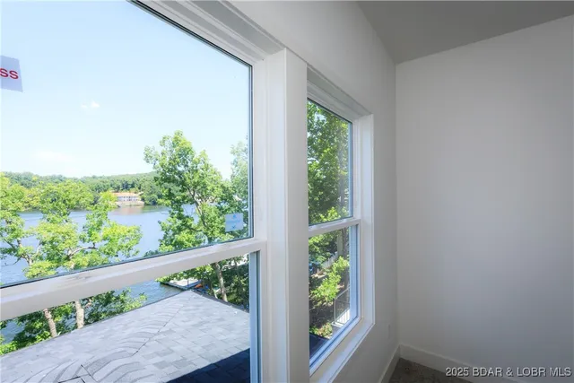 $995,000 | 17023 East Seminole Drive, Rocky Mount, MO 65072