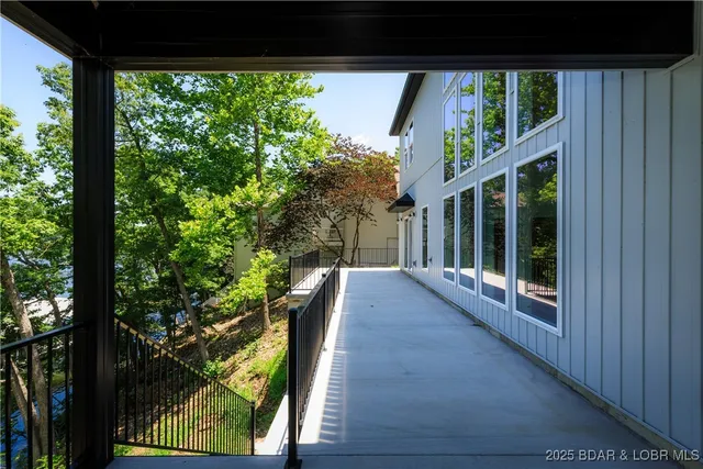 $995,000 | 17023 East Seminole Drive, Rocky Mount, MO 65072