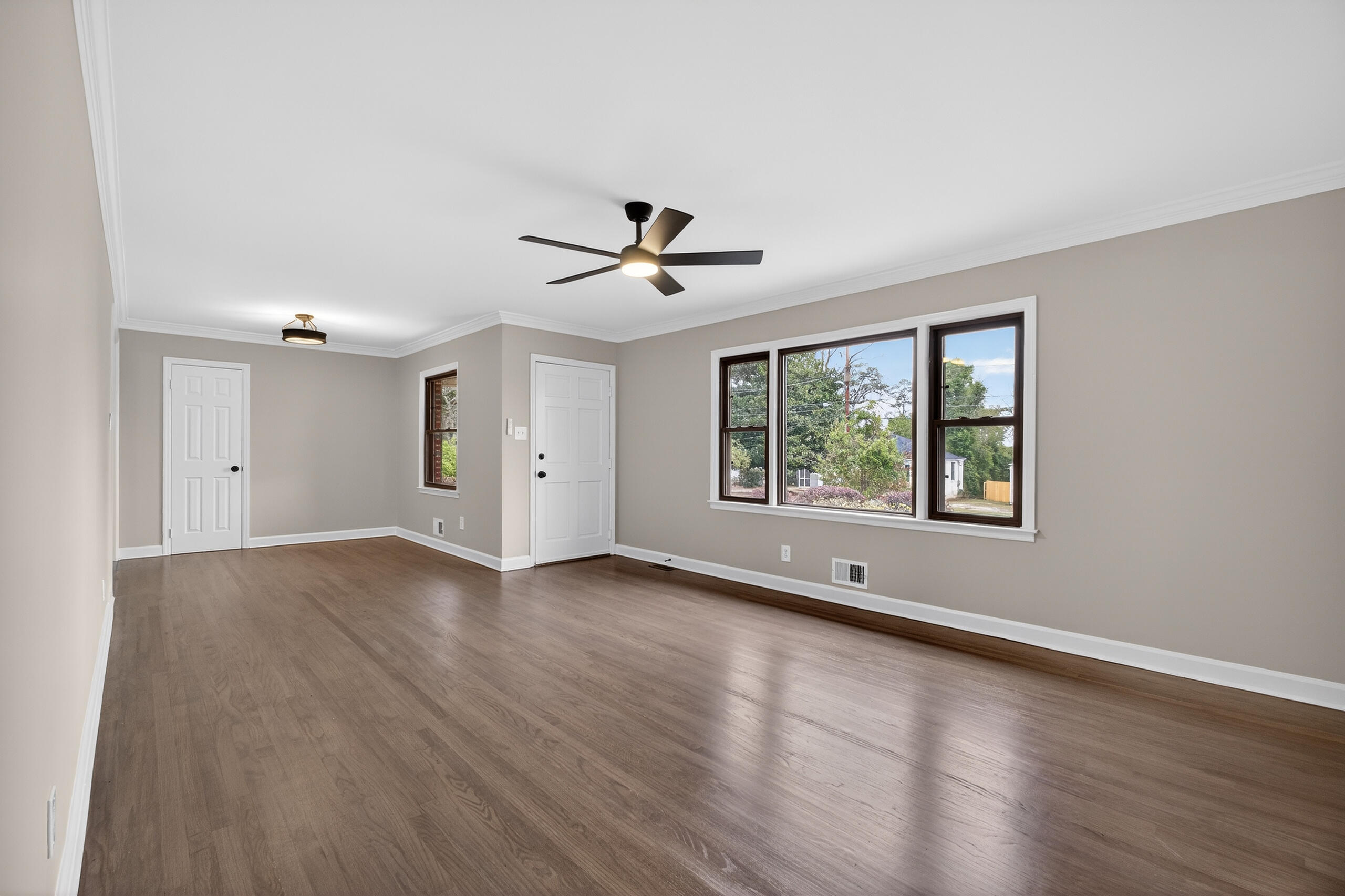 1621 Pendleton Road Augusta, GA 30904 - Photo 4 of 25 Living Room