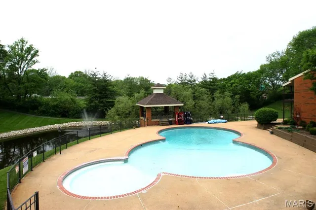 $149,000 | 1969 Green Glen Drive, Unit 303, St. Louis, MO 63122