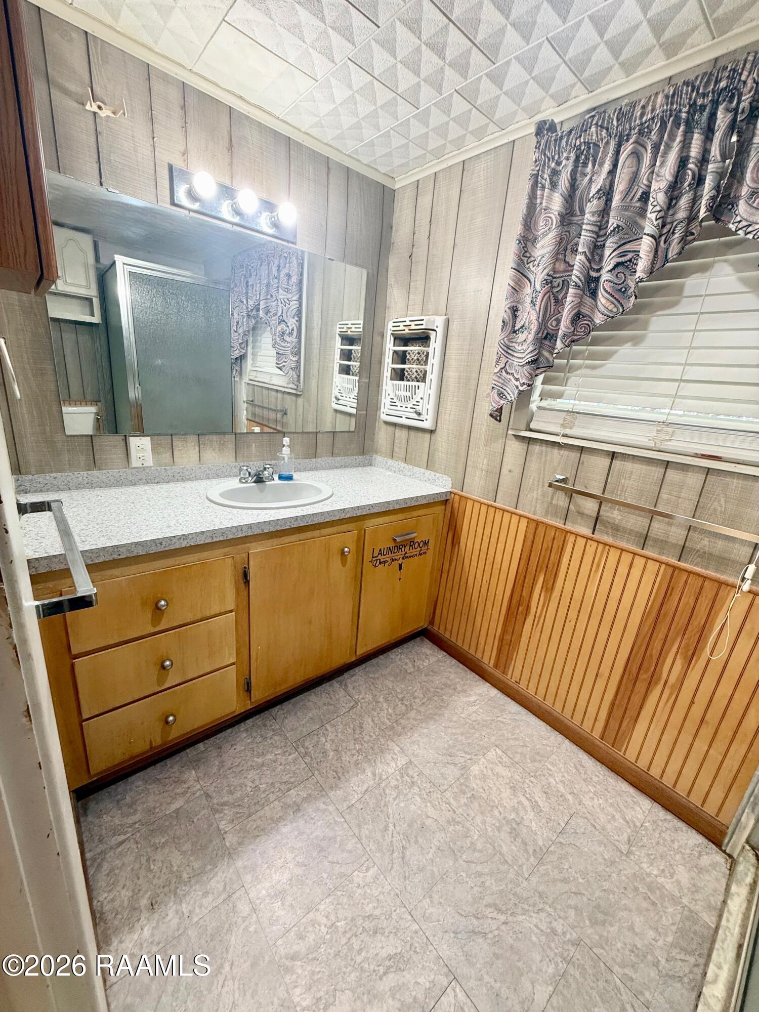 6718 Gondron Road New Iberia, LA 70563 - Photo 47 of 50 2nd Bathroom