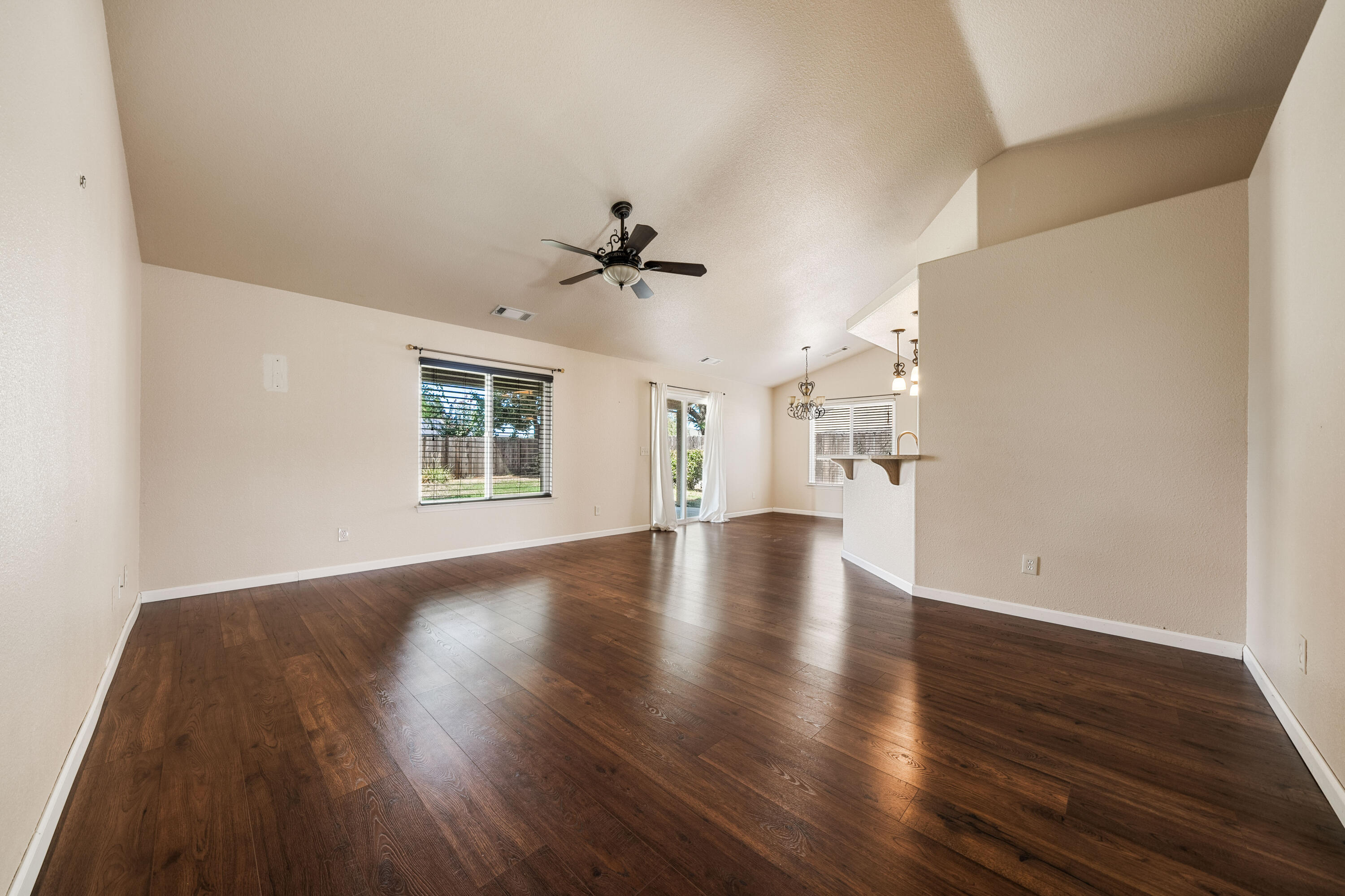 3493 Nathan Drive Anderson, CA 96007 - Photo 3 of 35 IMG-03