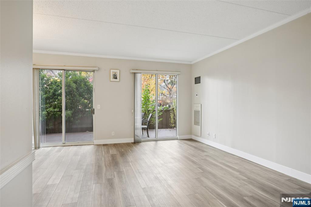 1077 River Road, Unit TH5 Edgewater, NJ 07020 - Photo 2 of 19