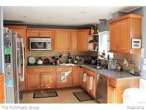1613 Nantucket Road Plymouth, MI 48170 - Photo 3 of 20 GetMedia5.jpg