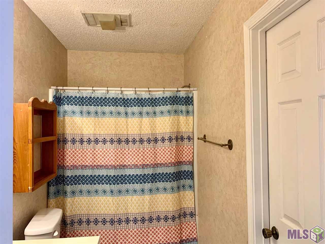 5133 Carnifix Court Baton Rouge, LA 70817 - Photo 16 of 19 Master Bath