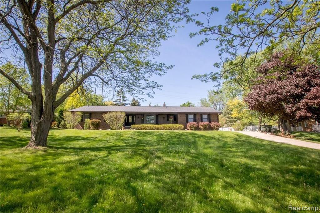 2772 West Tienken Road Rochester Hills, MI 48306 - Photo 1 of 22