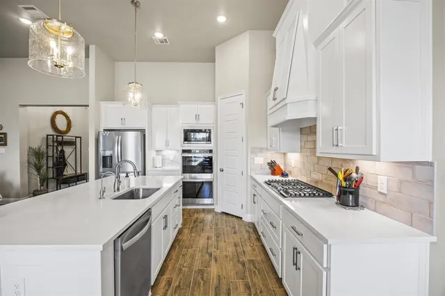 $1,299,000 | 2024 Antler Loop, Poolville, TX 76487