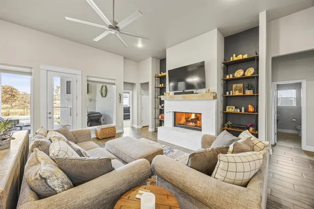 $1,299,000 | 2024 Antler Loop, Poolville, TX 76487