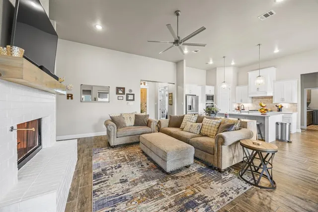 $1,299,000 | 2024 Antler Loop, Poolville, TX 76487