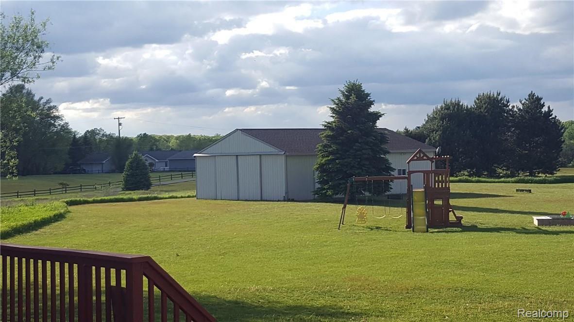 165 East Barron Road Howell, MI 48855 - Photo 12 of 22 20170521_183320.jpg