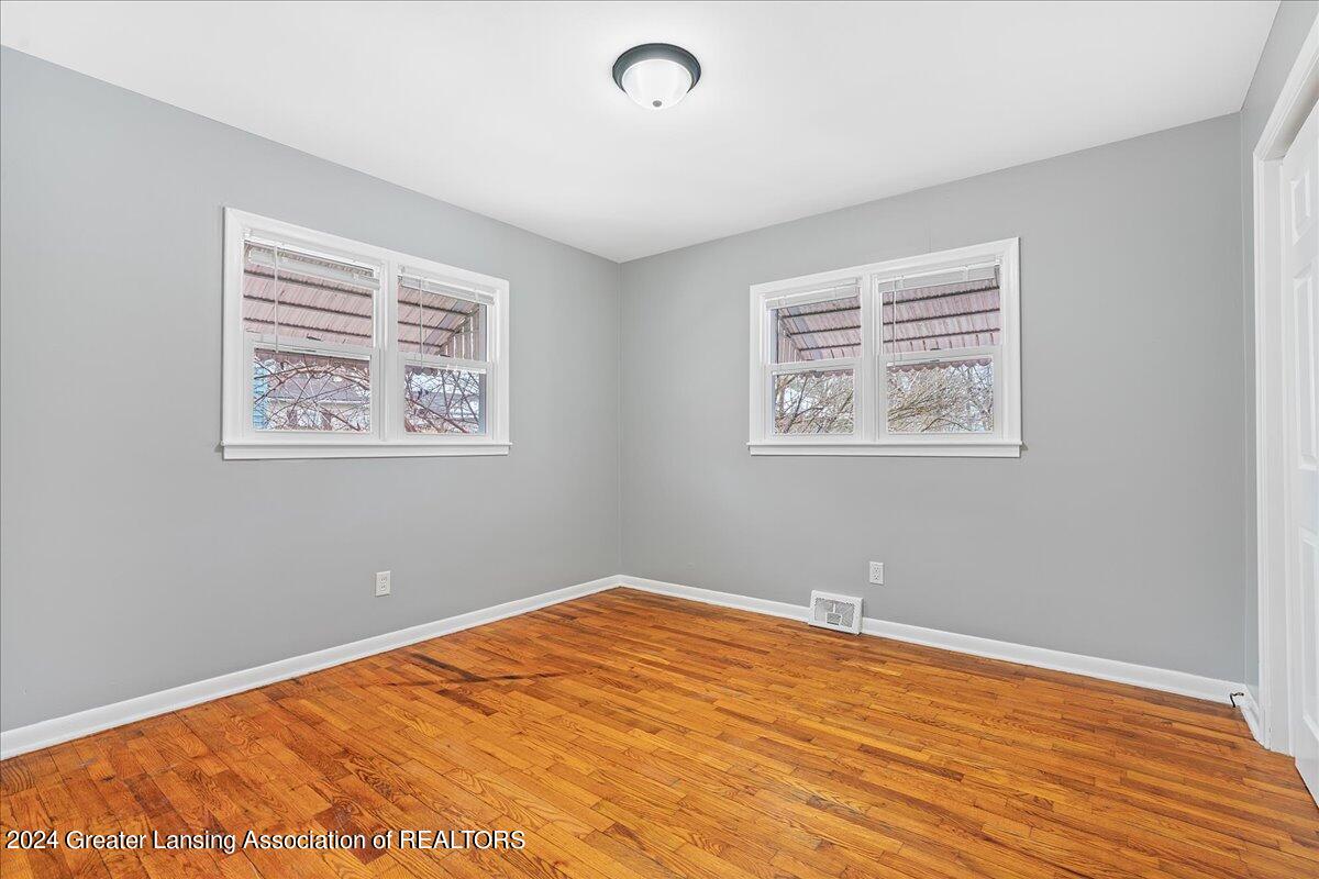 5824 Hughes Road Lansing, MI 48911 - Photo 21 of 28 20-Media Jett-20