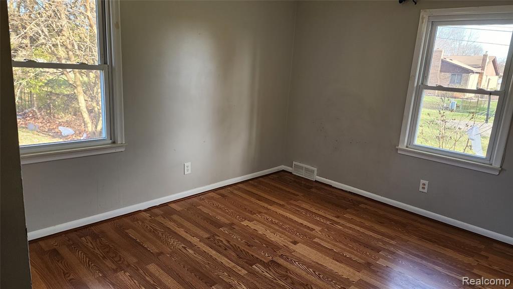 36220 Ryan Road Sterling Heights, MI 48310 - Photo 13 of 29