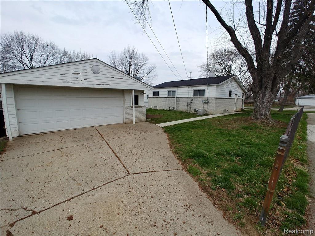 560 South Henry Ruff Road Westland, MI 48186 - Photo 3 of 18