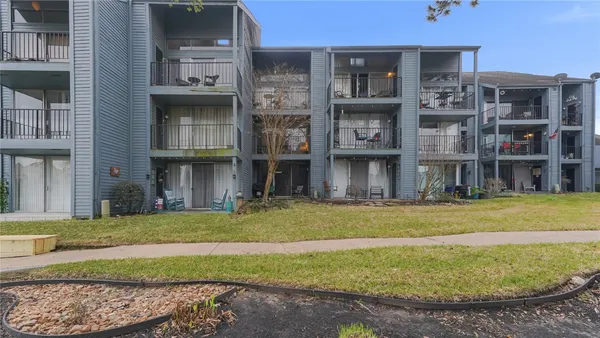 $1,150 | 12500 Melville Drive, Unit 217B, Montgomery, TX 77356