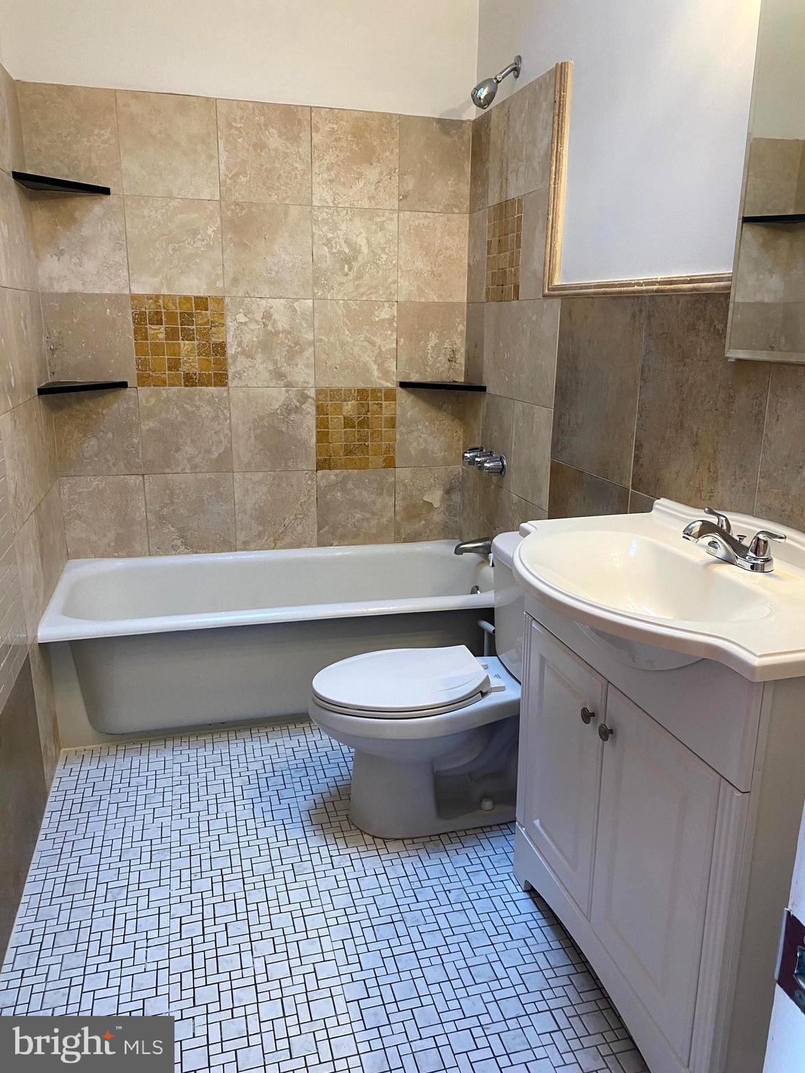 7187 Radbourne Road Upper Darby, PA 19082 - Photo 4 of 12 Full Bath