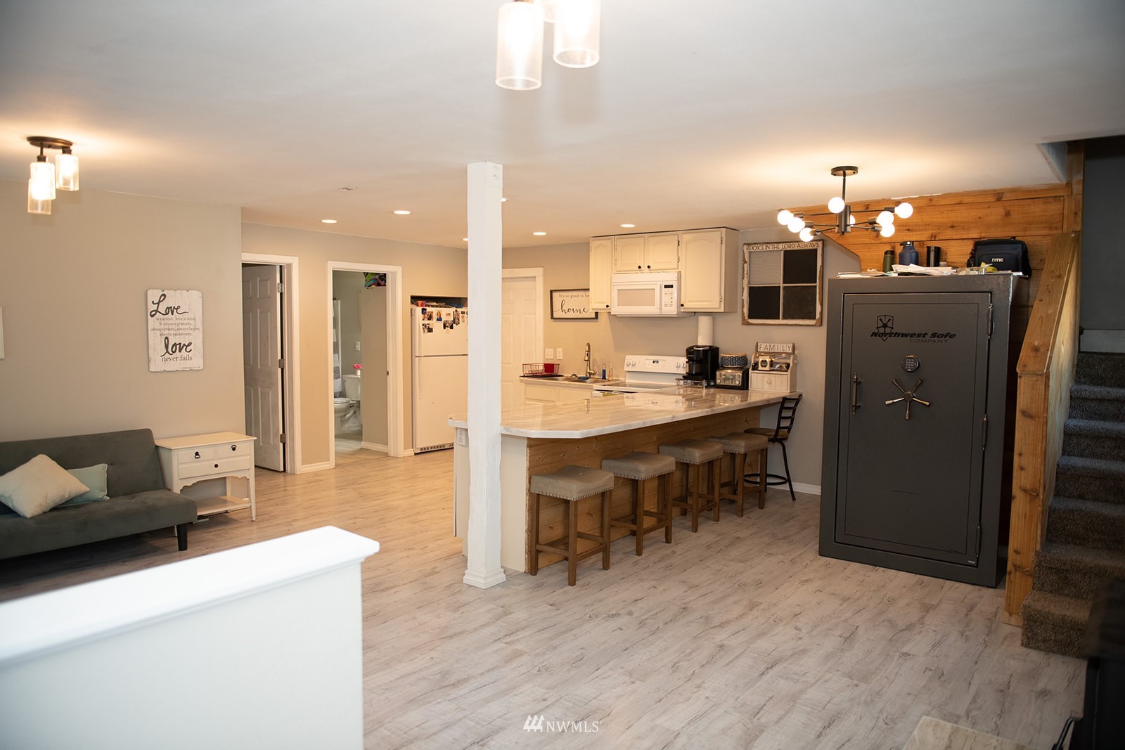 650-38 Logan Hill Road Chehalis, WA 98532 - Photo 6 of 36 a large kitchen with a table and chairs