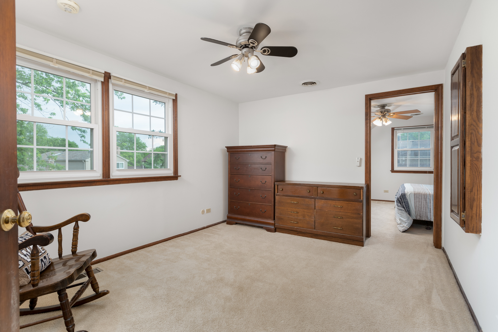 1616 Apache Drive Naperville, IL 60563 - Photo 20 of 36 a living room with furniture and a window