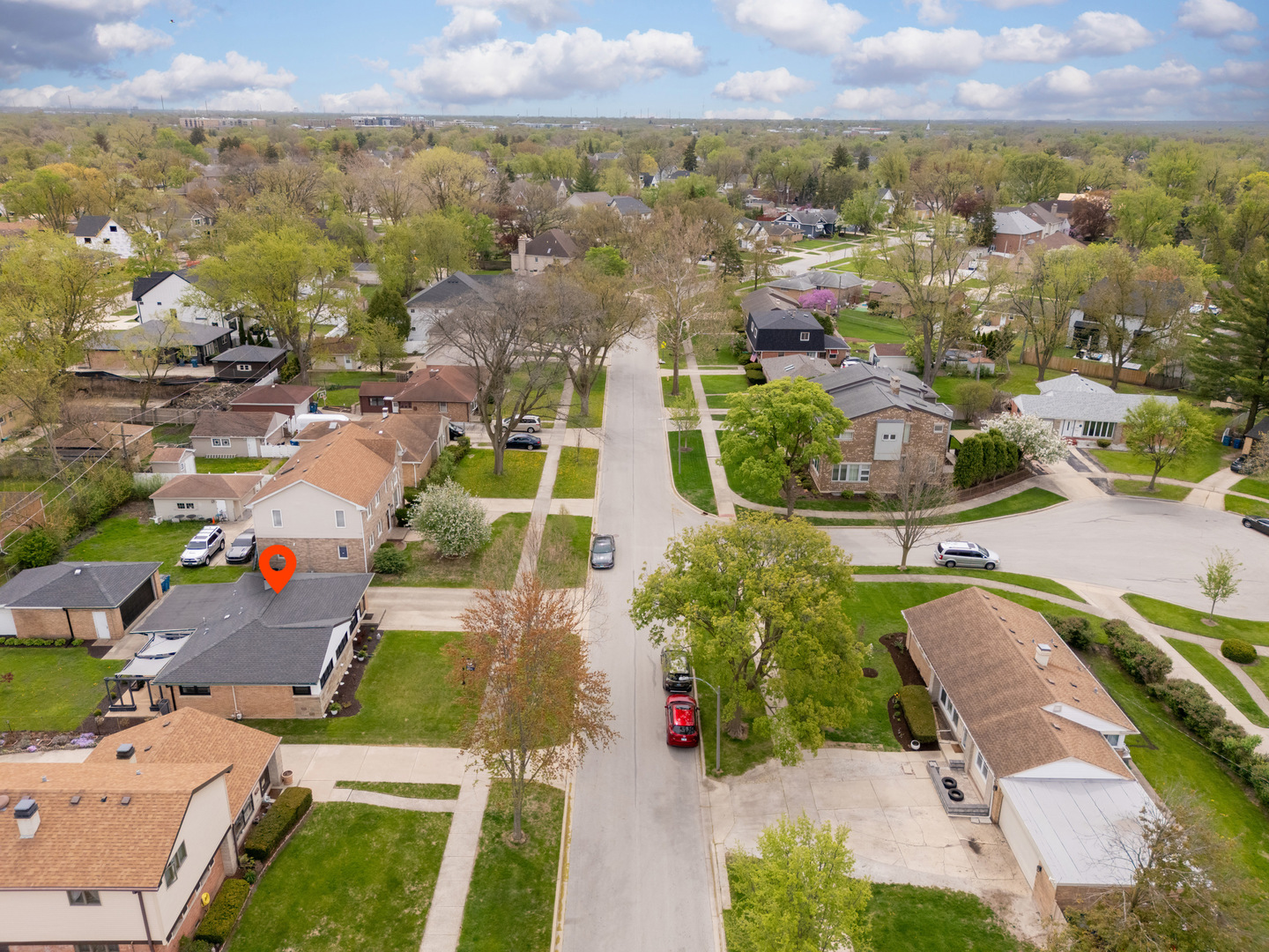 439 Highview Avenue Elmhurst, IL 60126 - Photo 38 of 42 an aerial view of residential houses with outdoor space