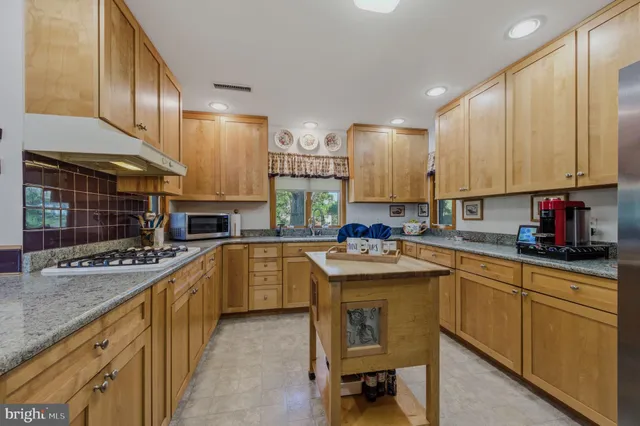 $800,000 | 106 Florida Avenue, Milton, DE 19968