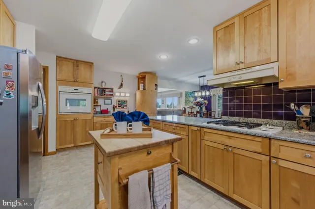 $800,000 | 106 Florida Avenue, Milton, DE 19968