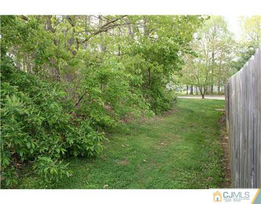 158 Redpine Loop Old Bridge, NJ 08857 - Photo 11 of 20 Gallery Image 11