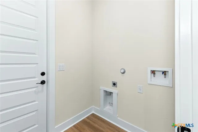 a view of a hallway with closet