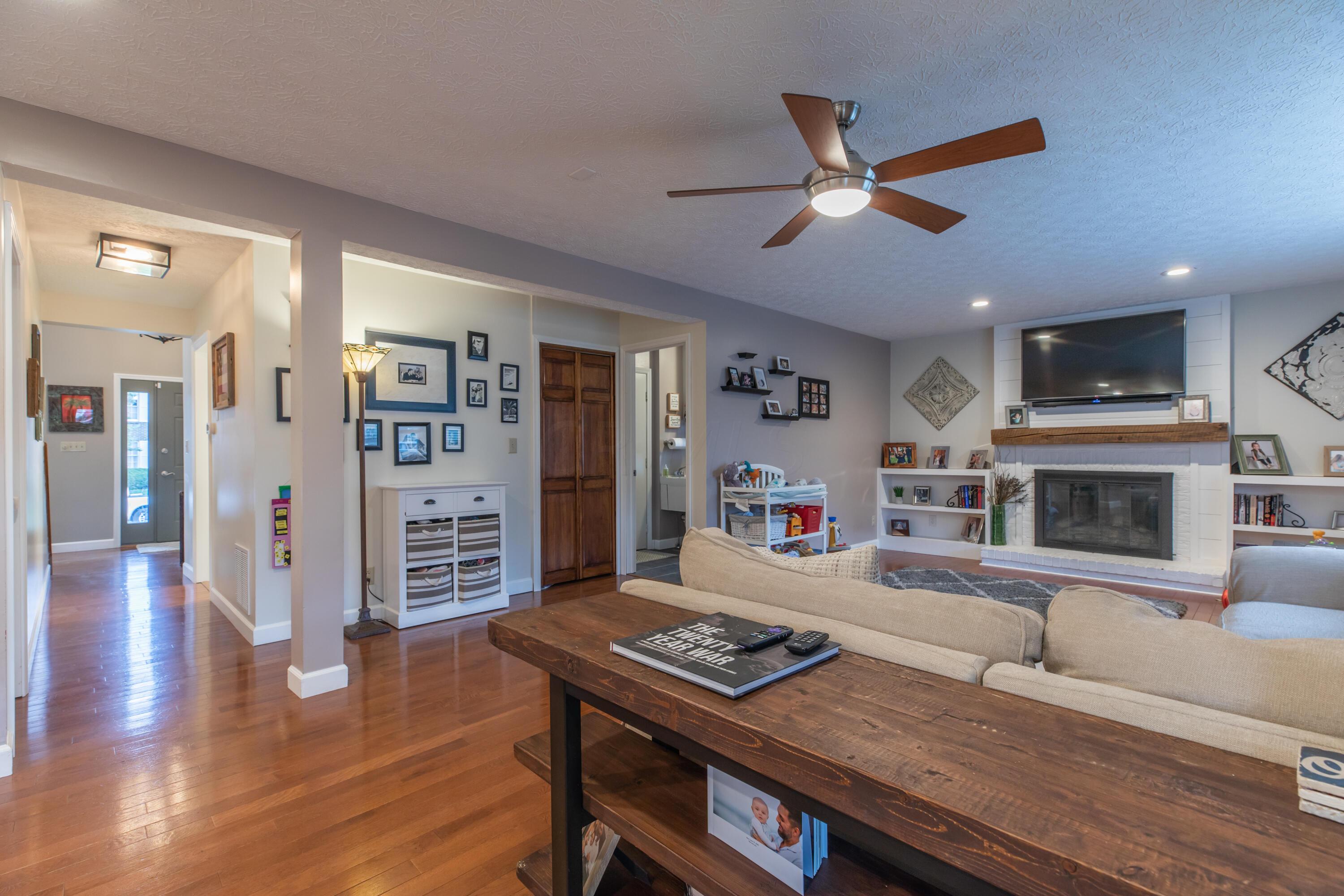 2047 Stancrest Road Dublin, OH 43016 - Photo 12 of 58 QuickEdit-9309