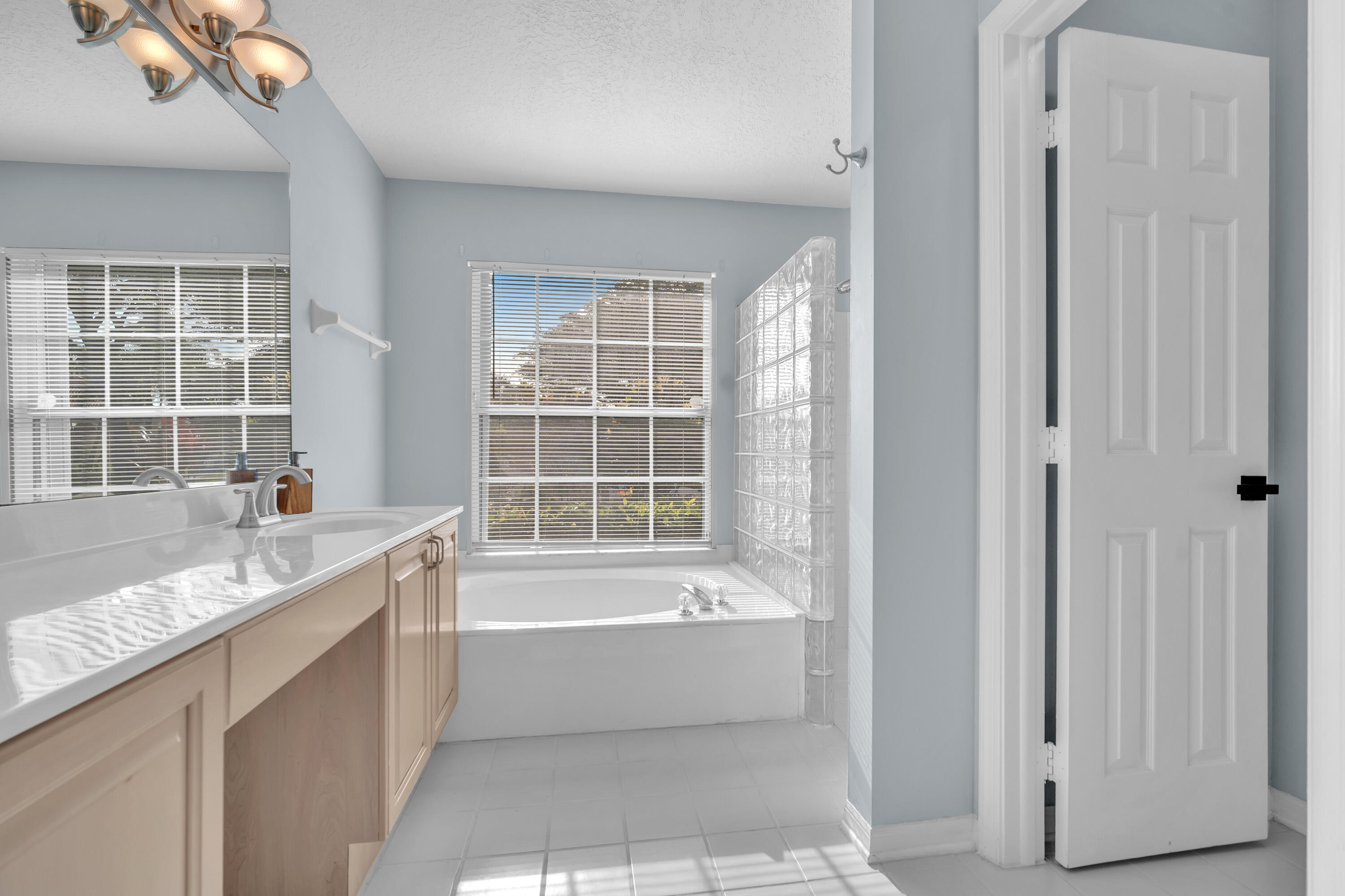 3005 Casa Rio Court Riviera Beach, FL 33418 - Photo 34 of 52 DSC05858