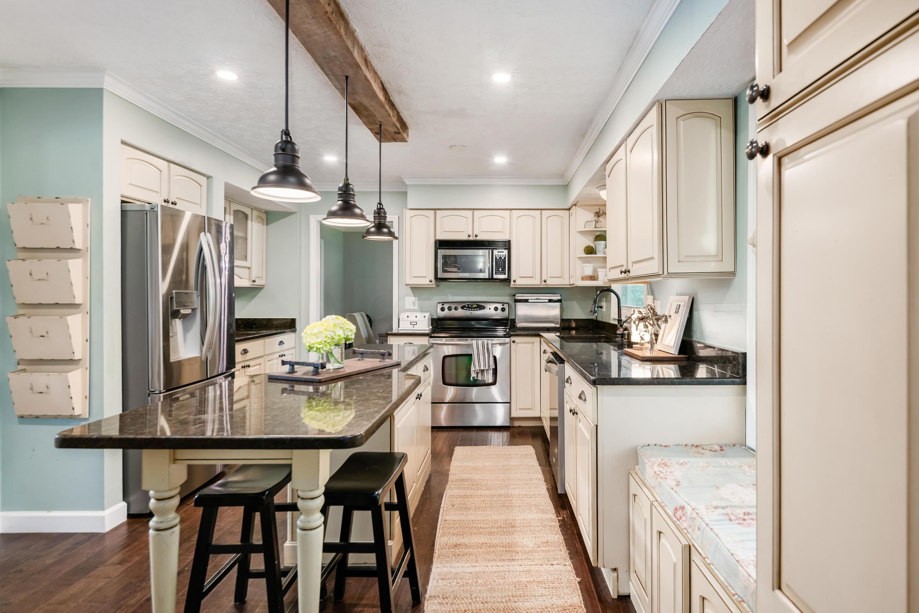702 Autumn Branch Road Westerville, OH 43081 - Photo 16 of 42 Kitchen