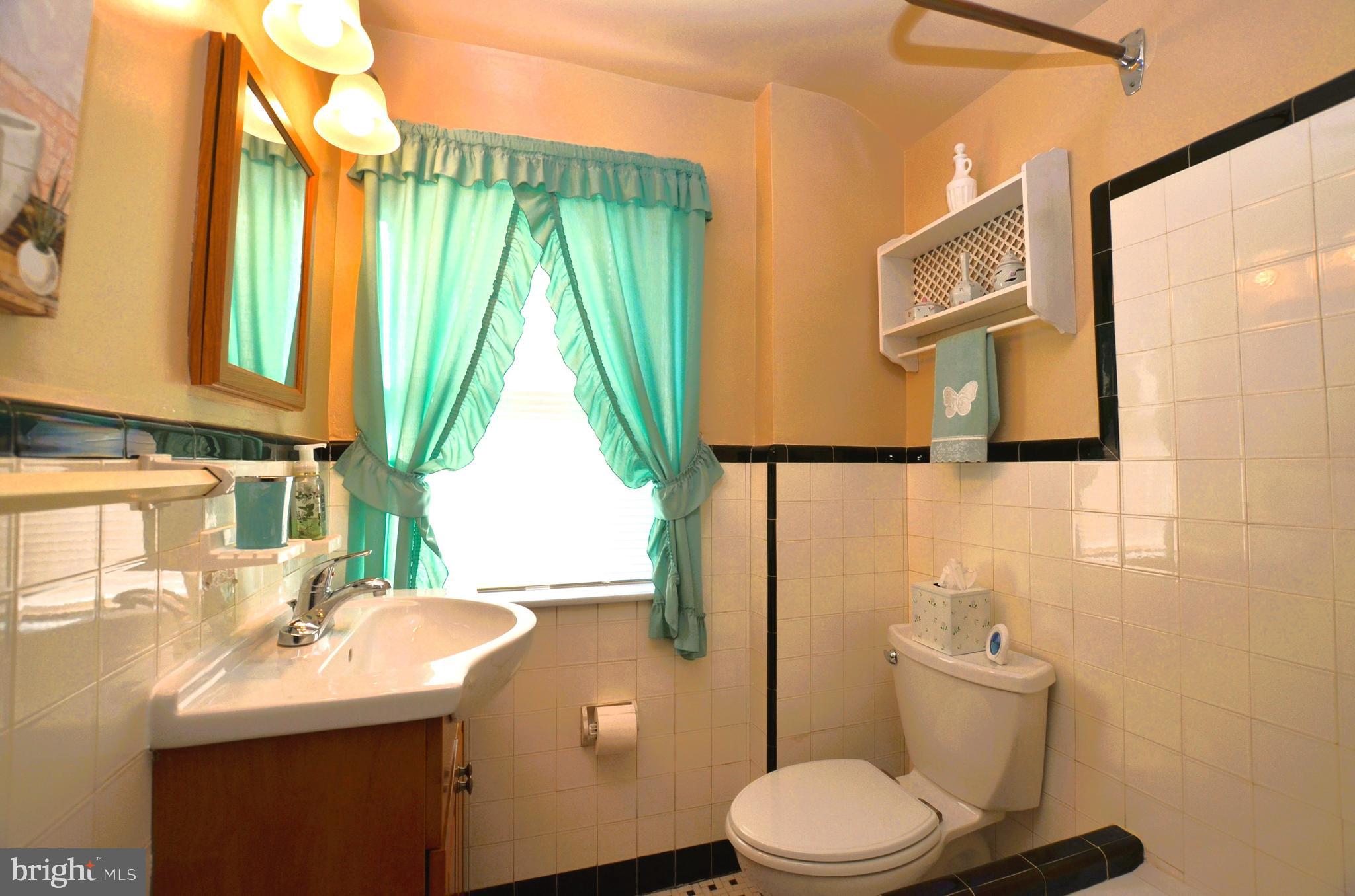 151 Riverview Drive New Castle, DE 19720 - Photo 12 of 28 Bathroom