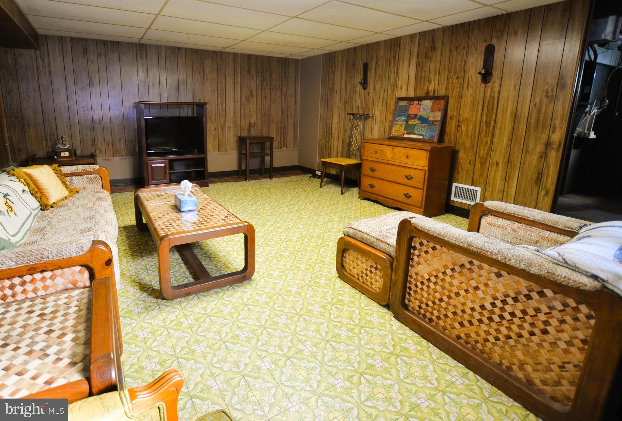 151 Riverview Drive New Castle, DE 19720 - Photo 21 of 28 Downstairs Family Room