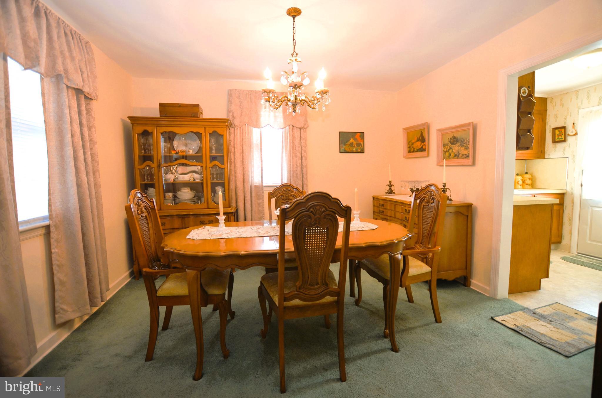 151 Riverview Drive New Castle, DE 19720 - Photo 7 of 28 Dining Room