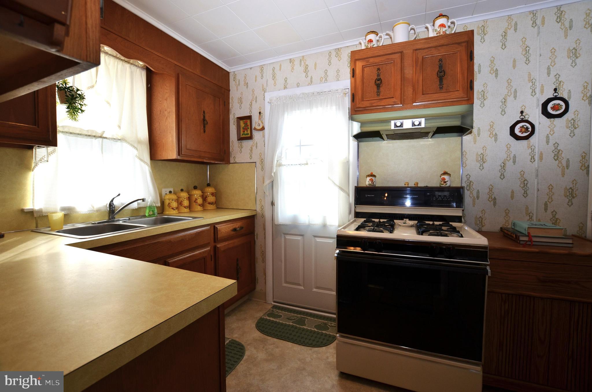 151 Riverview Drive New Castle, DE 19720 - Photo 9 of 28 Kitchen