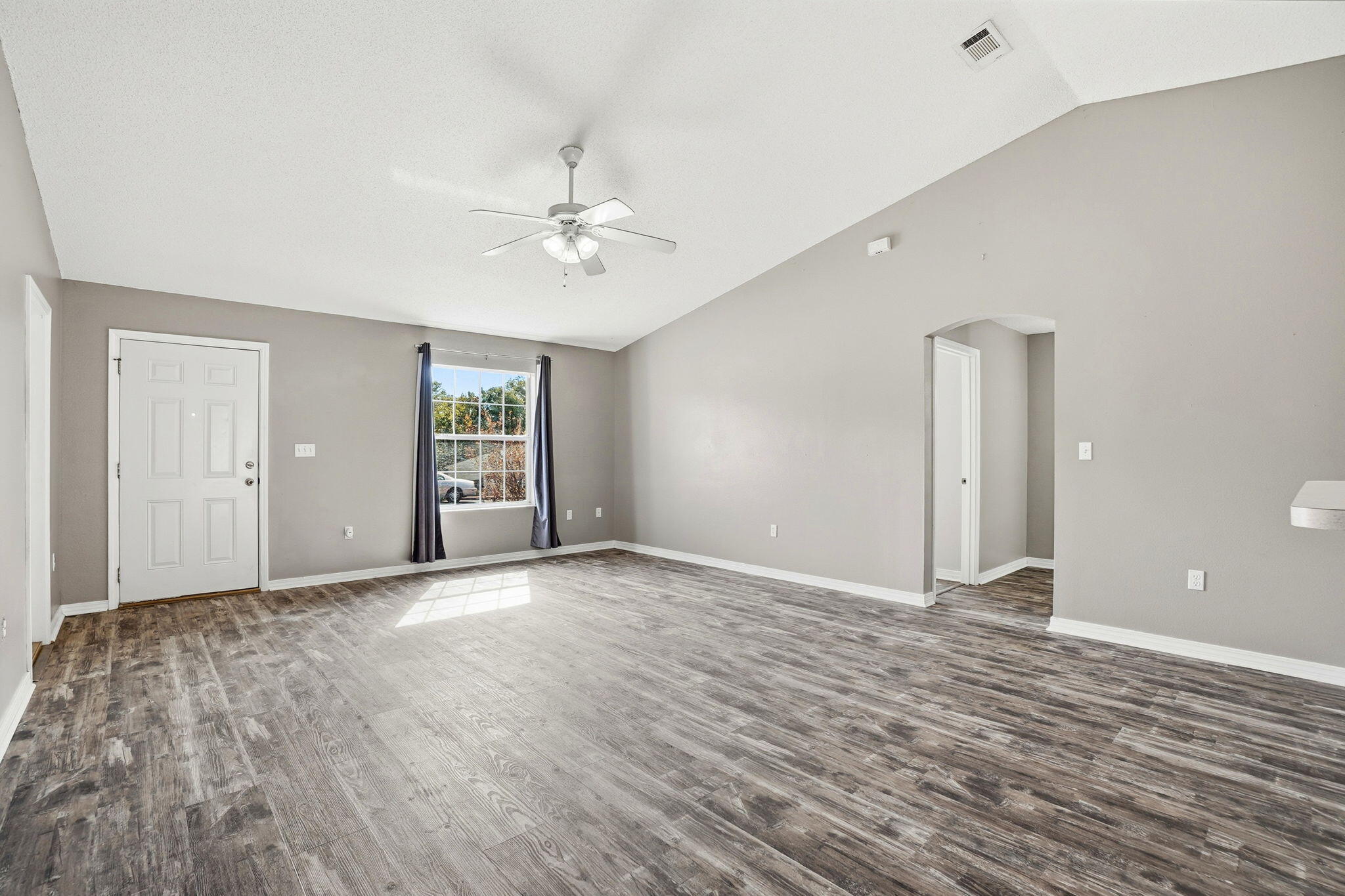 209 Cabana Way Crestview, FL 32536 - Photo 10 of 45 LIVING ROOM