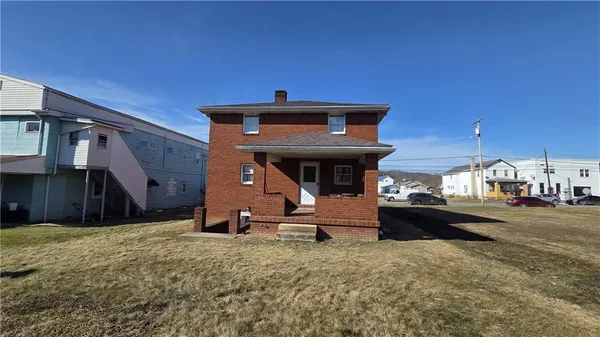 $200,000 | 404 Indiana Avenue, Avonmore, PA 15618