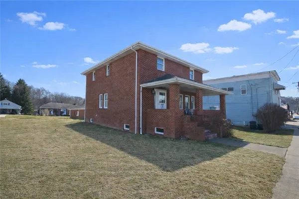 $200,000 | 404 Indiana Avenue, Avonmore, PA 15618