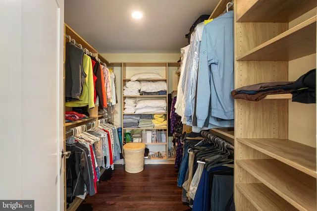 $1,375,000 | 4960 Fairmont Avenue, Unit 807, Bethesda, MD 20814