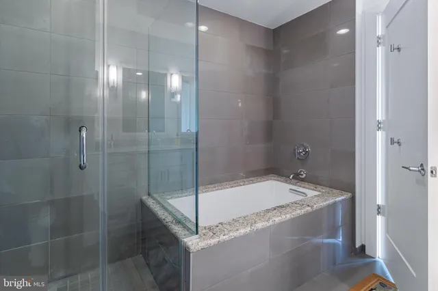 $1,375,000 | 4960 Fairmont Avenue, Unit 807, Bethesda, MD 20814