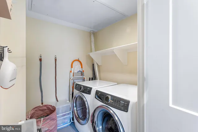 $1,375,000 | 4960 Fairmont Avenue, Unit 807, Bethesda, MD 20814