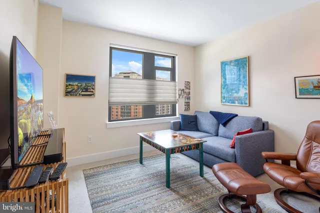 $1,375,000 | 4960 Fairmont Avenue, Unit 807, Bethesda, MD 20814