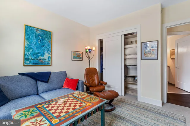 $1,375,000 | 4960 Fairmont Avenue, Unit 807, Bethesda, MD 20814
