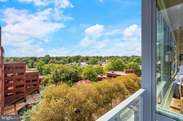$1,375,000 | 4960 Fairmont Avenue, Unit 807, Bethesda, MD 20814