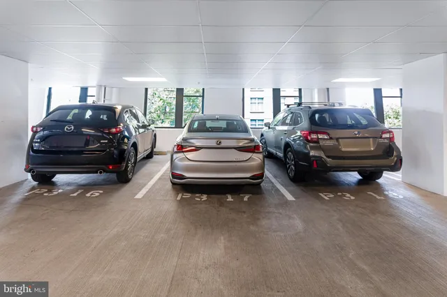 $1,375,000 | 4960 Fairmont Avenue, Unit 807, Bethesda, MD 20814