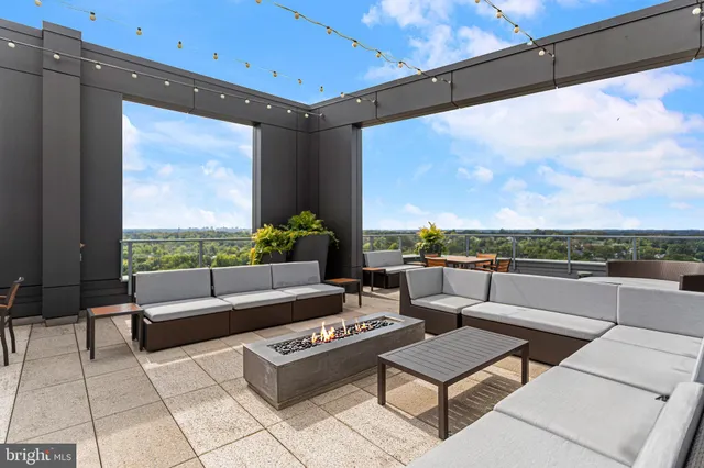 $1,375,000 | 4960 Fairmont Avenue, Unit 807, Bethesda, MD 20814