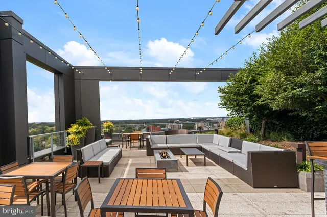 $1,375,000 | 4960 Fairmont Avenue, Unit 807, Bethesda, MD 20814