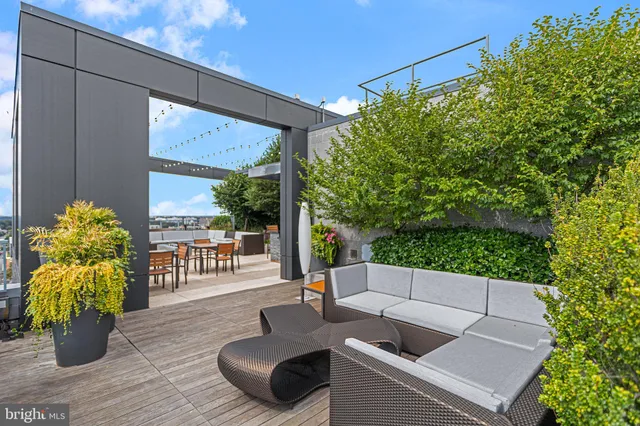 $1,375,000 | 4960 Fairmont Avenue, Unit 807, Bethesda, MD 20814