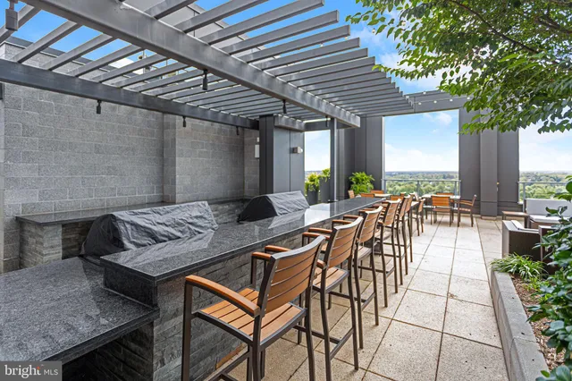 $1,375,000 | 4960 Fairmont Avenue, Unit 807, Bethesda, MD 20814