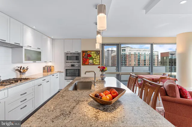 $1,375,000 | 4960 Fairmont Avenue, Unit 807, Bethesda, MD 20814